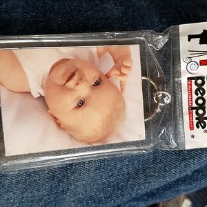 Keychain, picture holder
